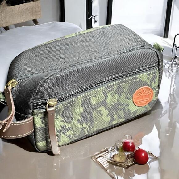Timberland Core Canvas Travel Kit Toiletry Bag Groom Cosmetic Makeup Dopp Camo - Picture 3 of 12